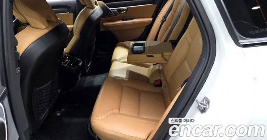 Volvo V90 