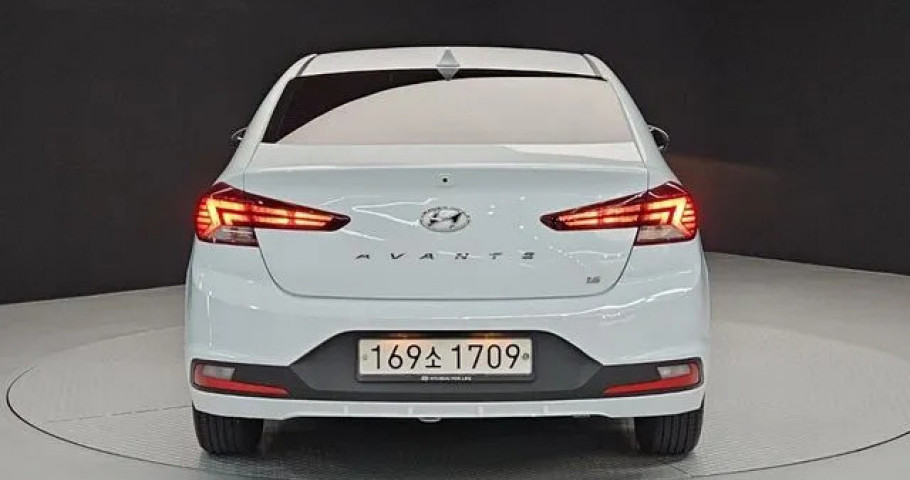Hyundai Avante (Elantra) 