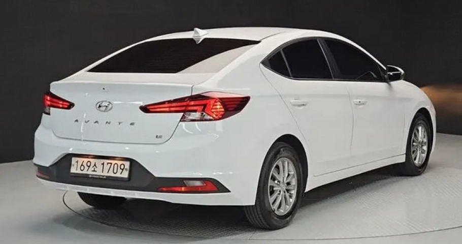 Hyundai Avante (Elantra) 