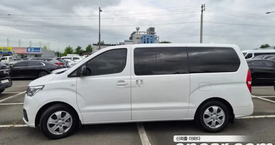Hyundai Starex 