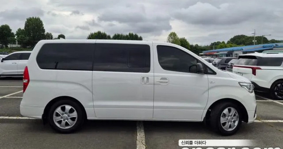 Hyundai Starex 