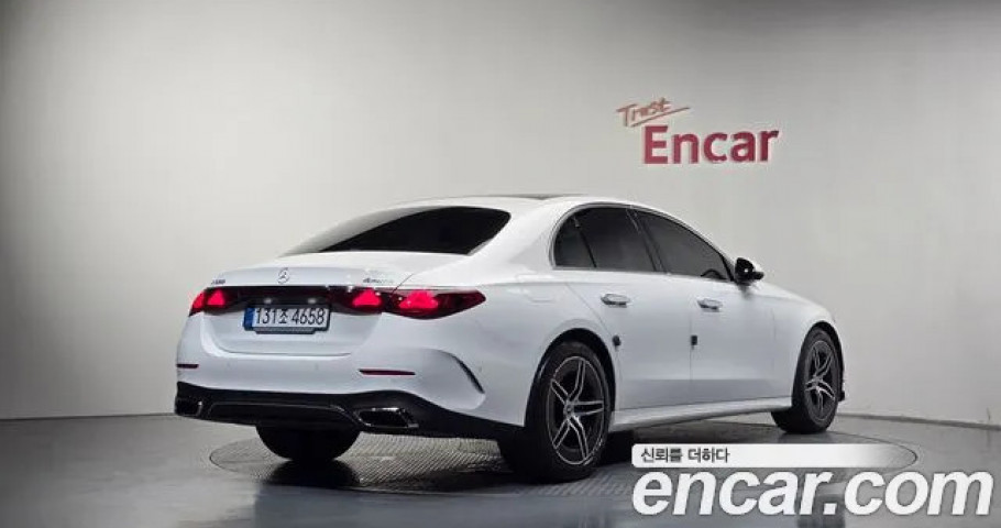 Mercedes-Benz E-Class 
