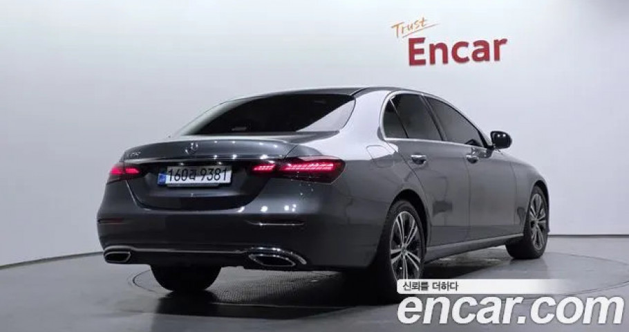 Mercedes-Benz E-Class 
