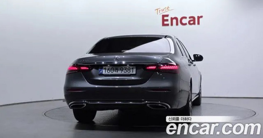 Mercedes-Benz E-Class 