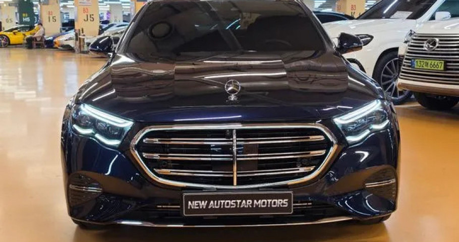 Mercedes-Benz E-Class 