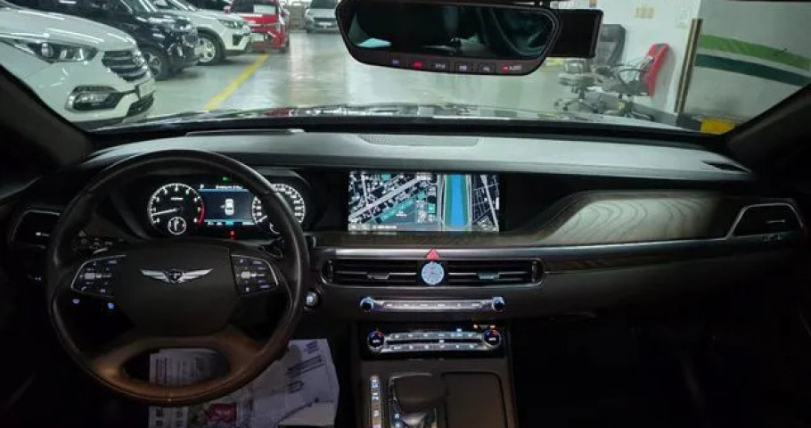 Genesis G90 