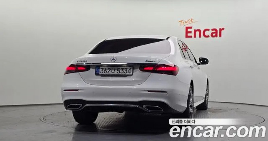 Mercedes-Benz E-Class 