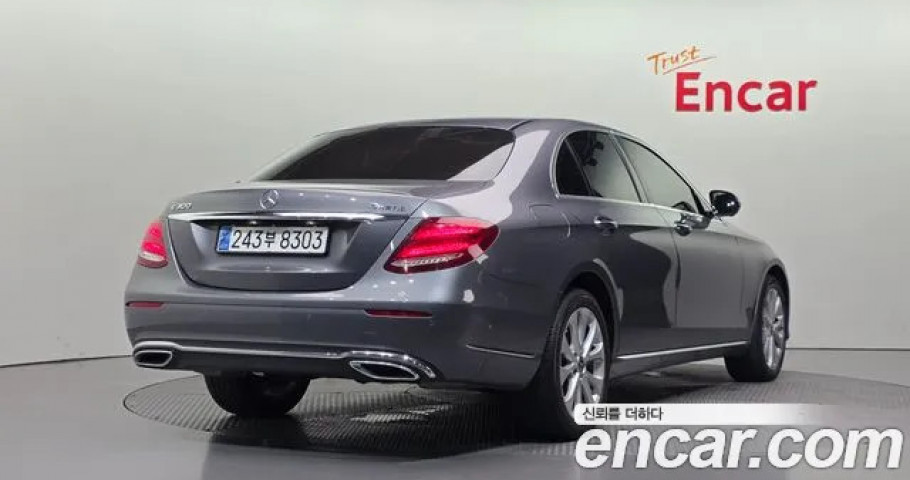 Mercedes-Benz E-Class 