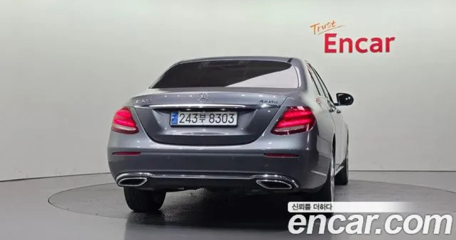 Mercedes-Benz E-Class 
