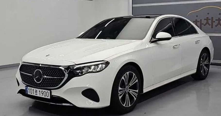 Mercedes-Benz E-Class 
