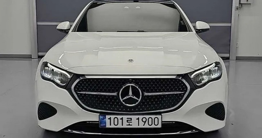 Mercedes-Benz E-Class 