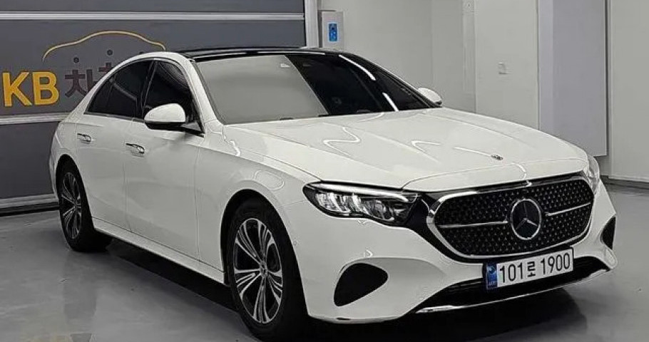 Mercedes-Benz E-Class 