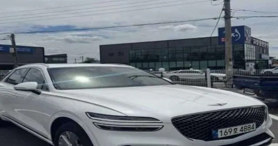 Genesis Gv70 