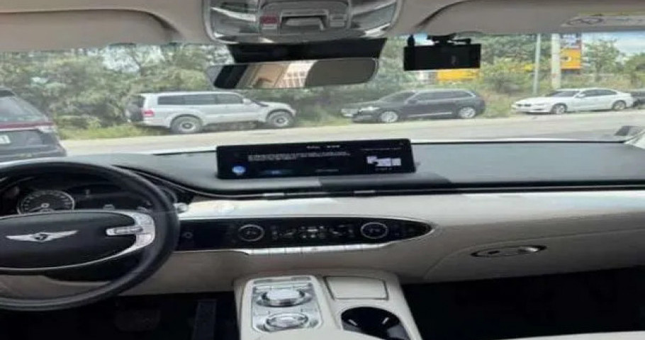 Genesis Gv70 