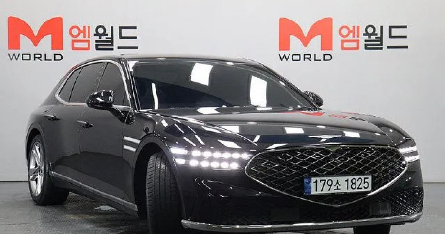 Genesis G90 