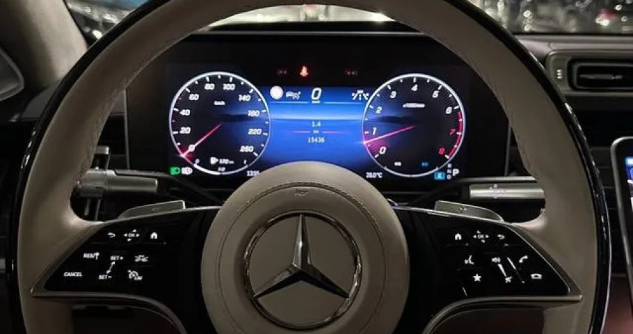 Mercedes-Benz S-Class 