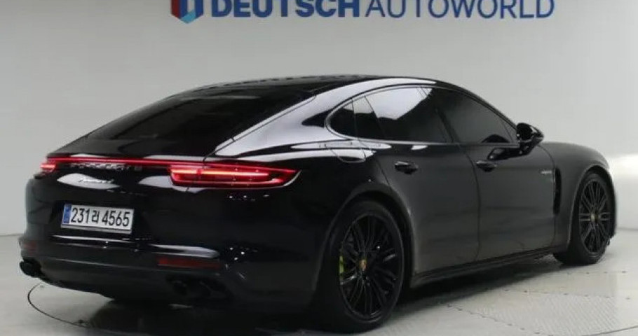 Porsche Panamera 