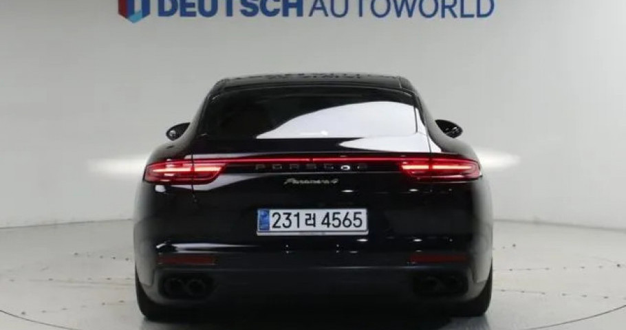 Porsche Panamera 