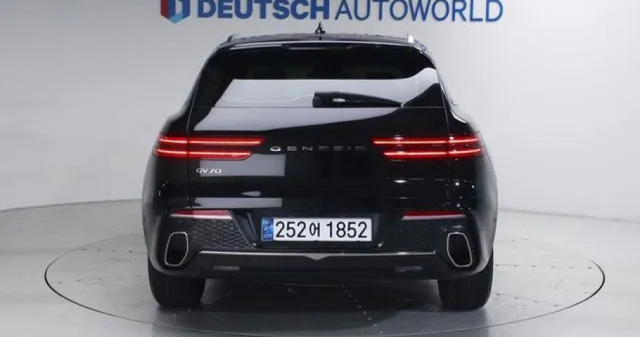 Genesis Gv70 