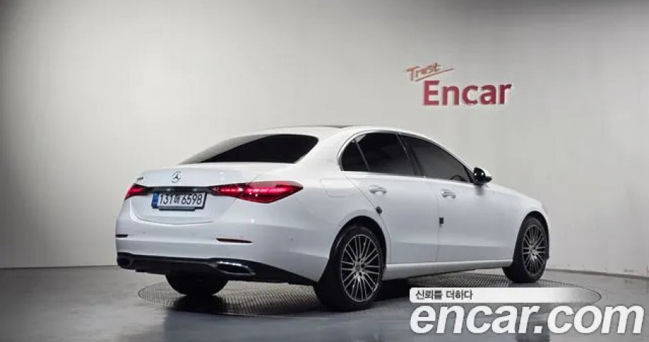 Mercedes-Benz C-Class 
