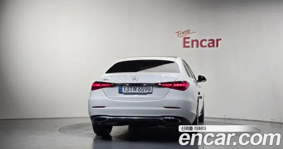 Mercedes-Benz C-Class 