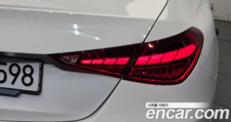 Mercedes-Benz C-Class 