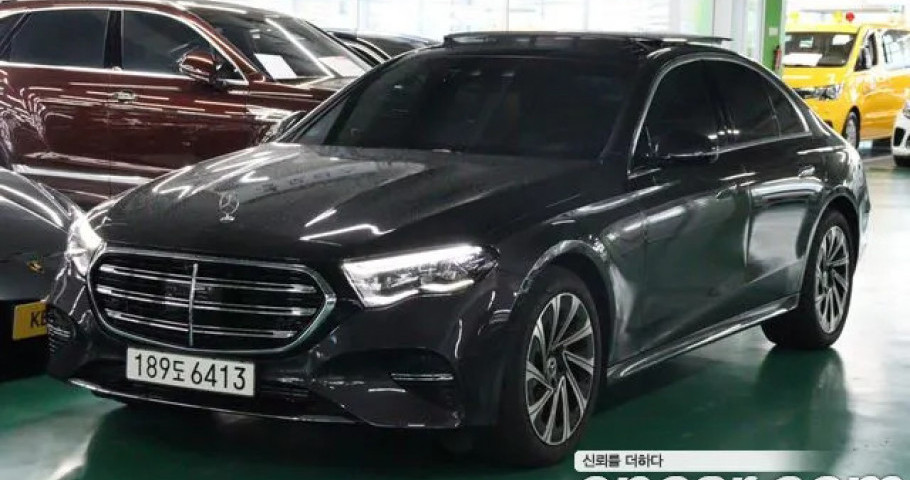 Mercedes-Benz E-Class 
