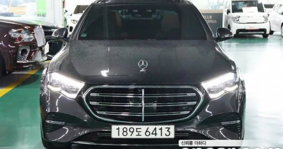 Mercedes-Benz E-Class 