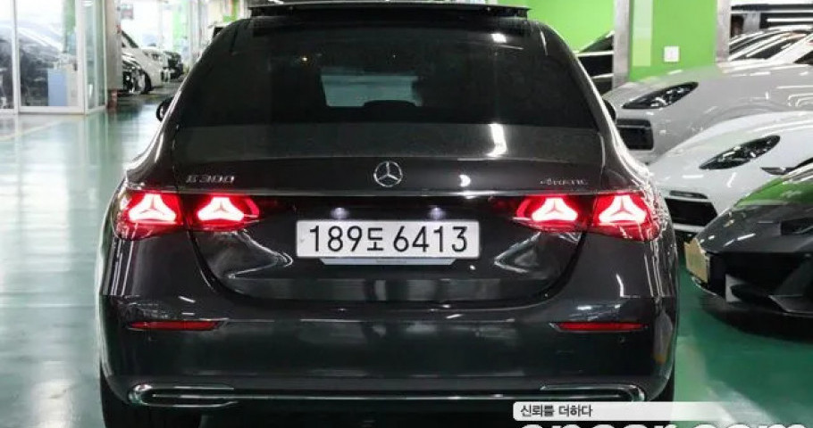 Mercedes-Benz E-Class 