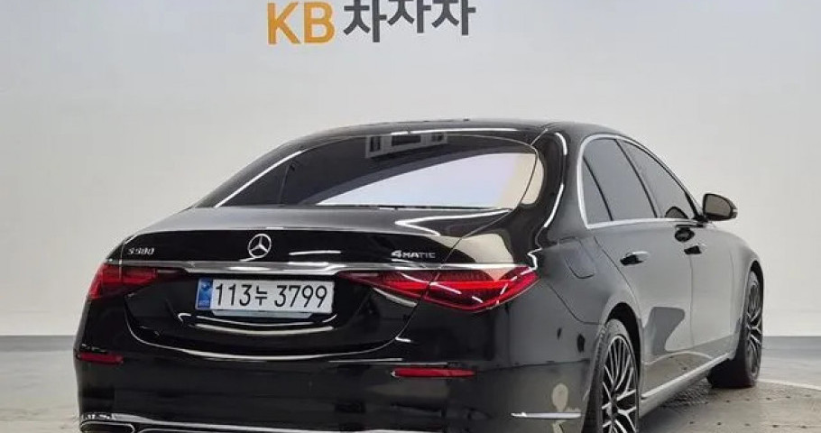 Mercedes-Benz S-Class 