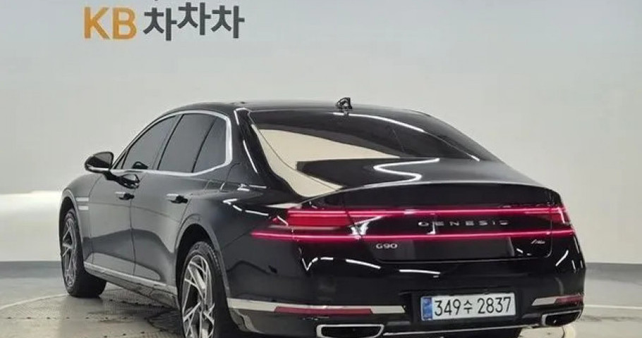 Genesis G90 