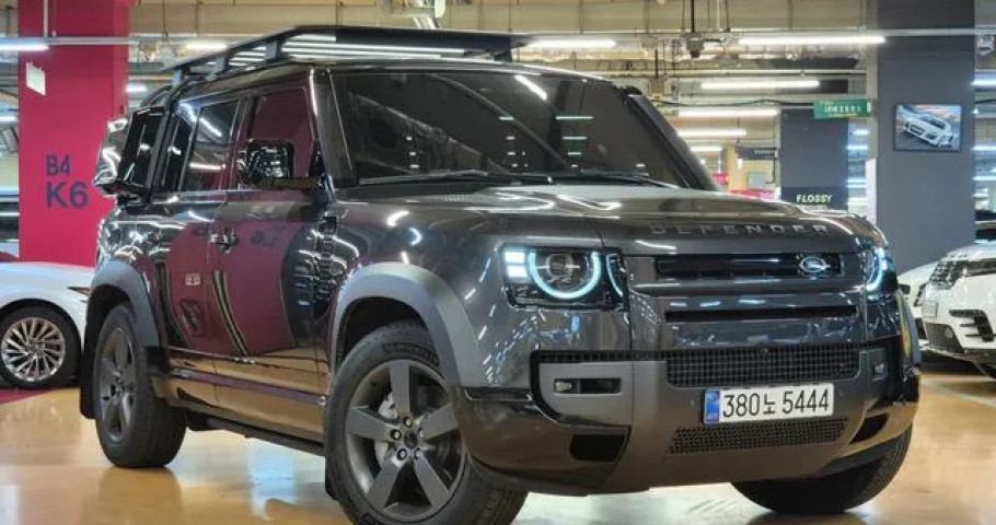 Land Rover Defender 