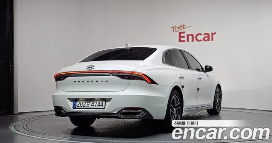 Hyundai Grandeur 