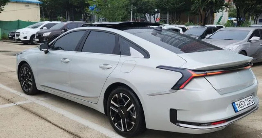 Kia K8 