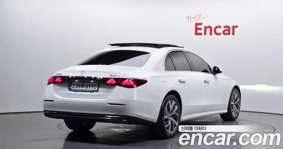 Mercedes-Benz E-Class 