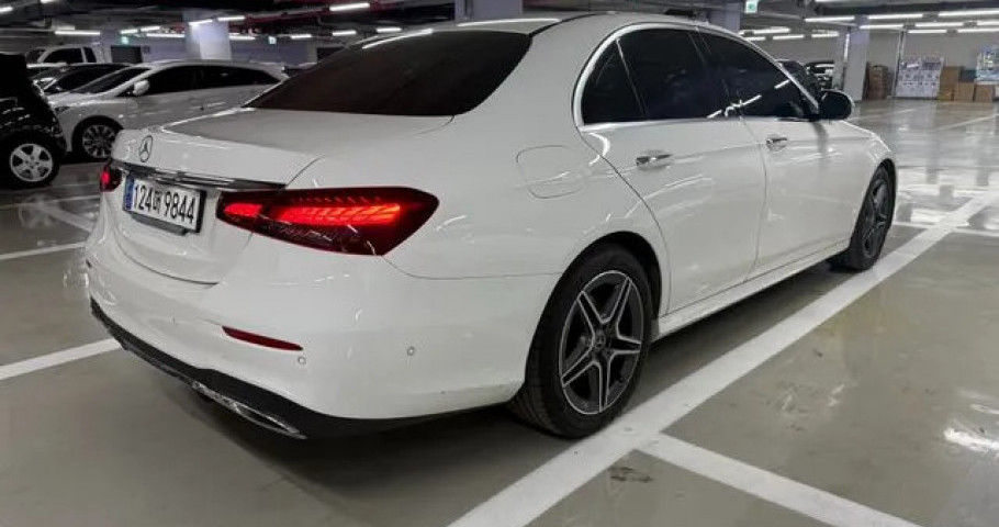 Mercedes-Benz E-Class 