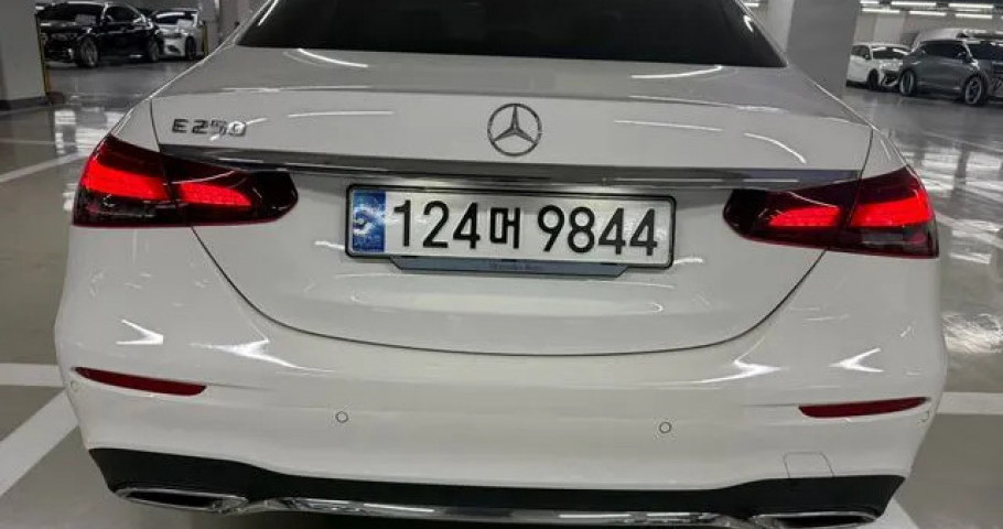 Mercedes-Benz E-Class 