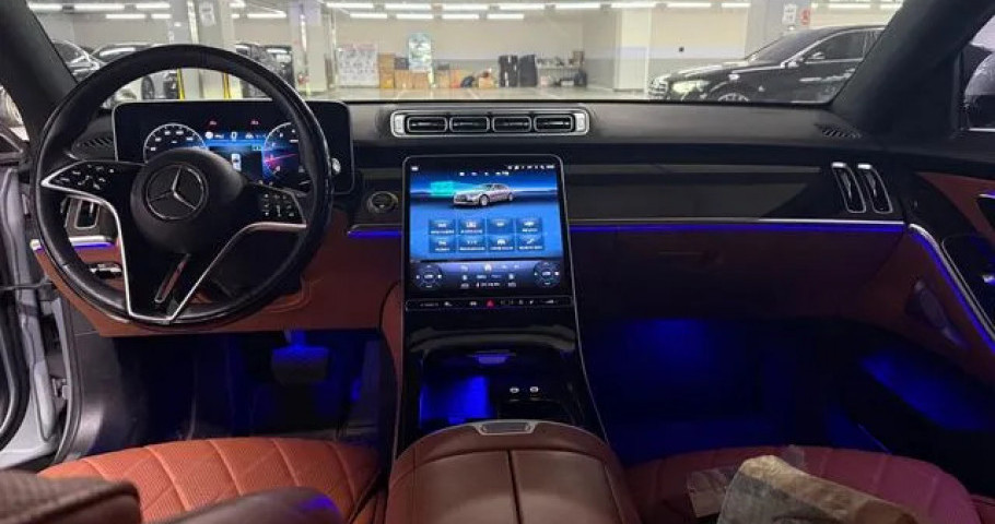 Mercedes-Benz S-Class 