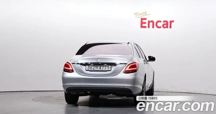 Mercedes-Benz C-Class 