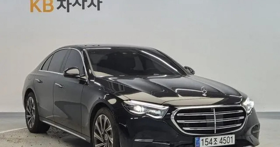 Mercedes-Benz E-Class 