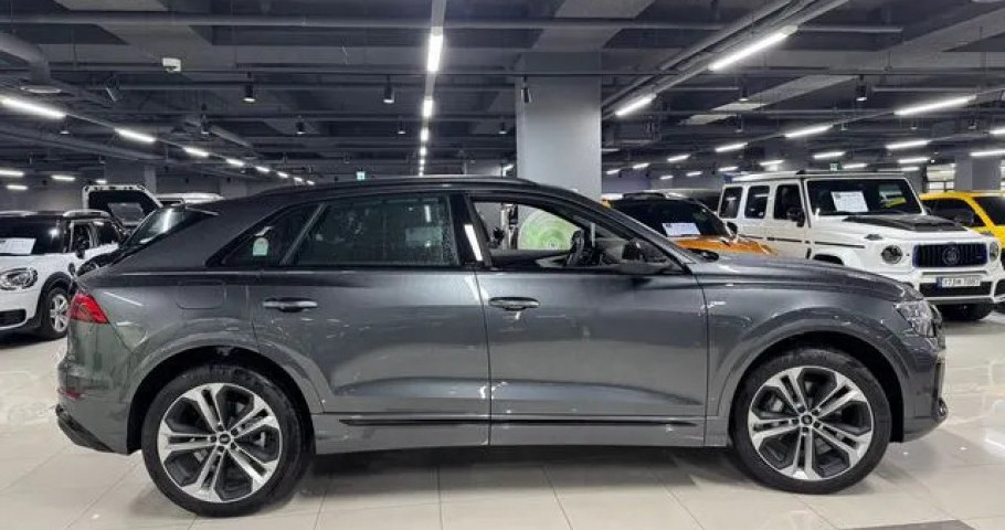 Audi Q8 