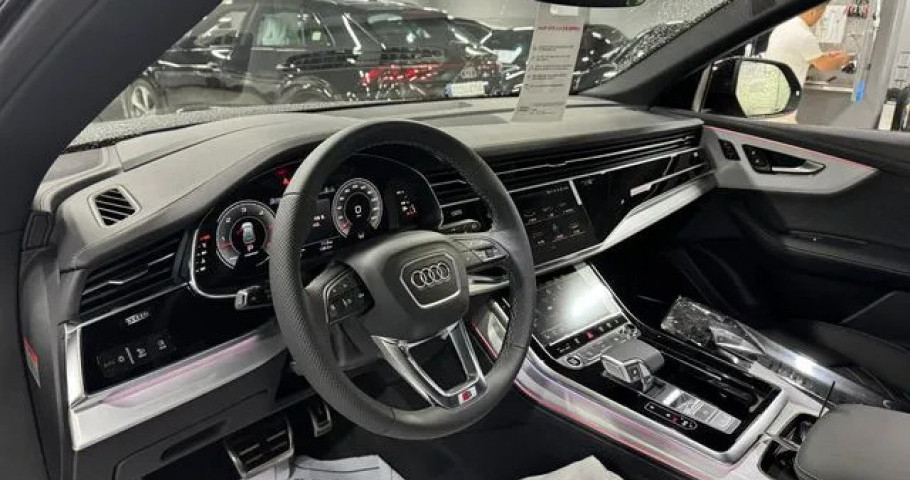 Audi Q8 