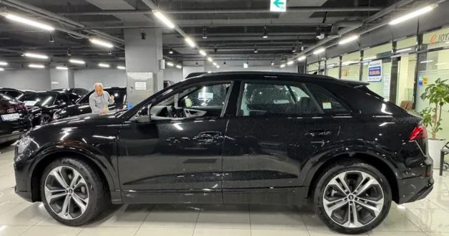 Audi Q8 