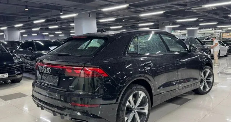 Audi Q8 