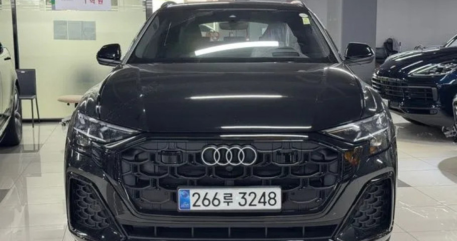 Audi Q8 