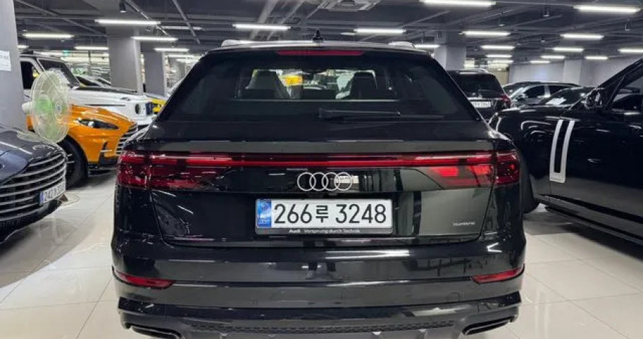 Audi Q8 