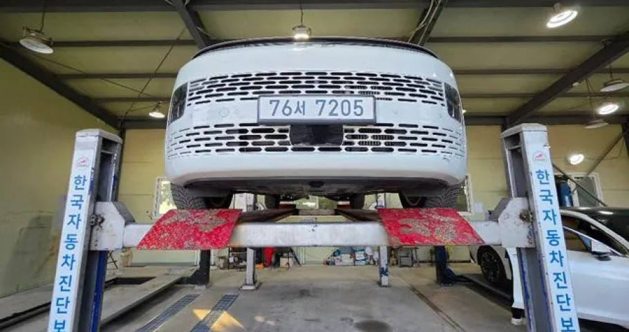 Hyundai Staria 