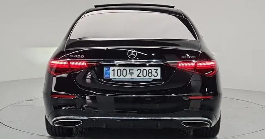 Mercedes-Benz S-Class 