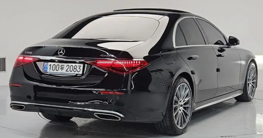 Mercedes-Benz S-Class 