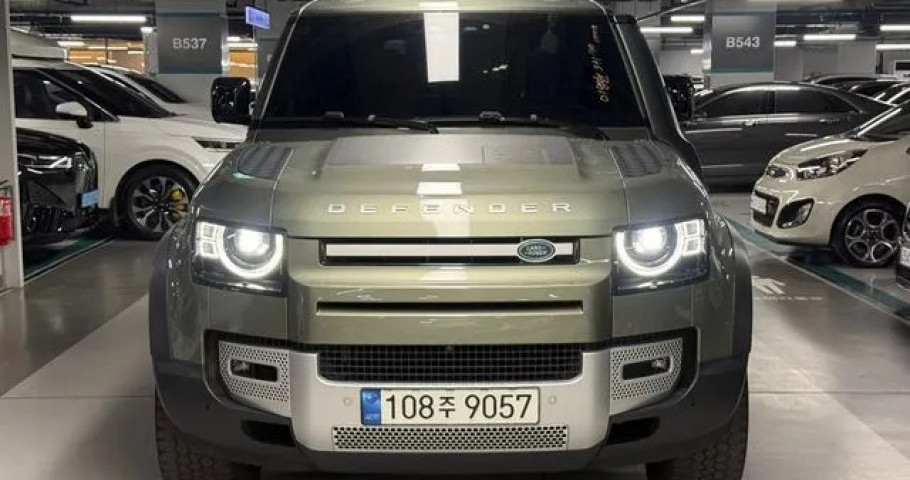 Land Rover Defender 